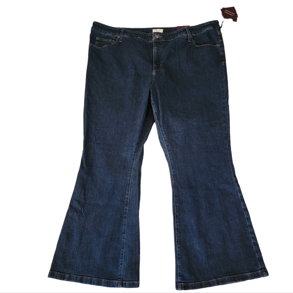 NWT Ava & Viv Darkwash highrise Flare Stretch jeans. Women's size 26W.